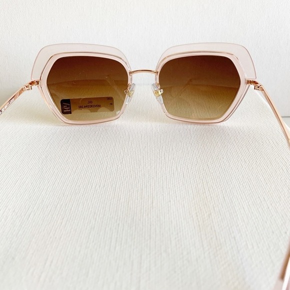 NWT pink geometric sunglasses - Picture 3 of 6